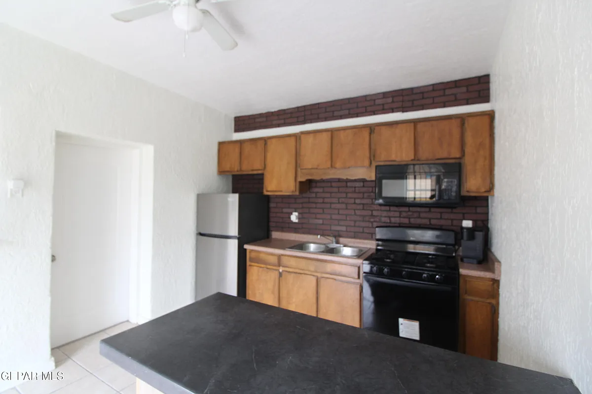 Building Photo - 601 N Copia St #2