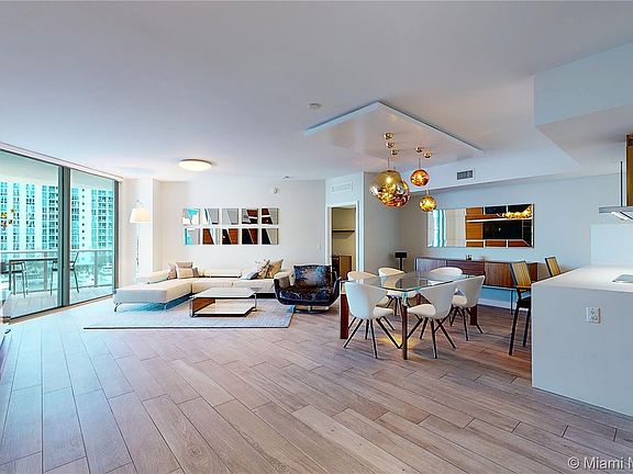 3rd image of 17301 Biscayne Blvd APT 507