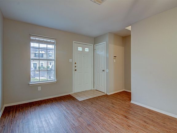 5th image of 202 S College St APT 2