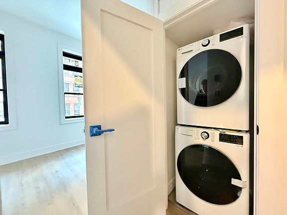 3rd image of 307 W 39th St #5B