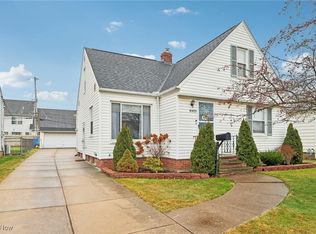 8405 Stratford Dr, Parma, OH 44129