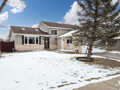 2800 Brisbane Dr, Lake In The Hills, IL, 60156