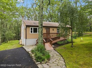 126 Depue Cir, Bushkill, PA 18324