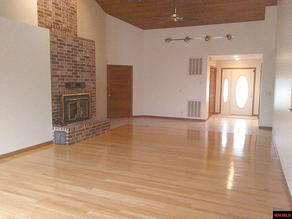 2nd image of 1231 Belle Cove Rd