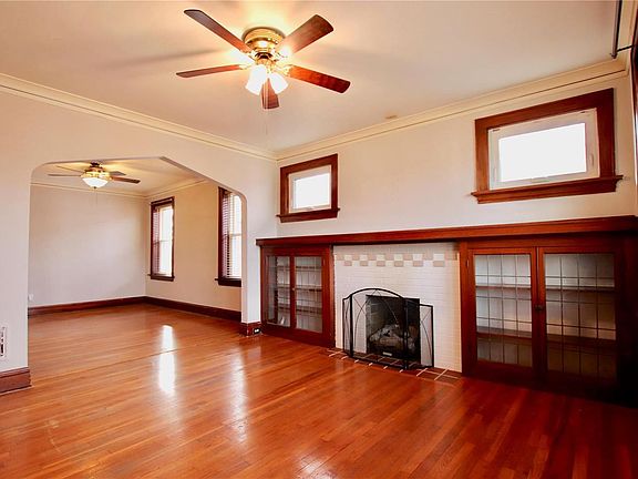 2nd image of 5058 Winona Ave #A