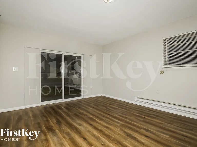 6402 W 15th St — Photo 9