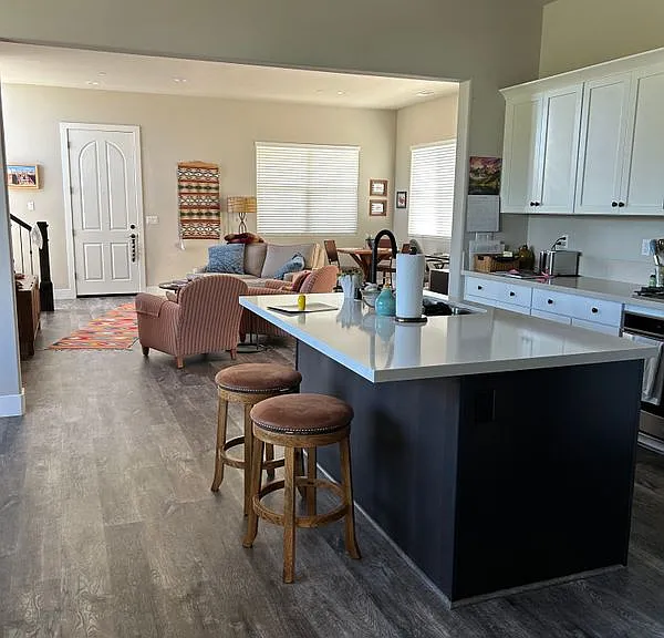 3790 Park Ridge Ln — Photo 2