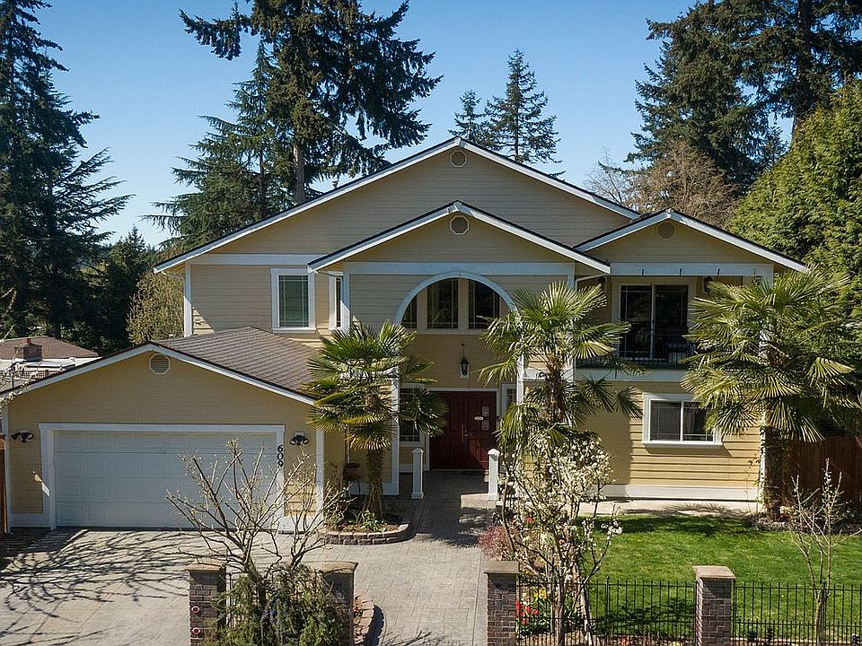 1st image of 609 163rd Ave SE