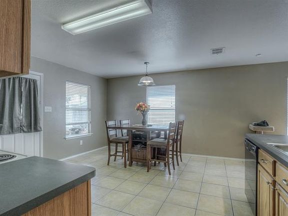 5th image of 1041 Triple Crown Dr