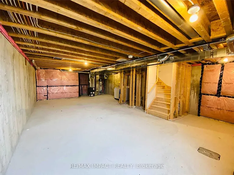 867 Broadway Blvd — Photo 22