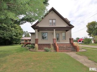 100 N Francis St, Washburn, IL 61570