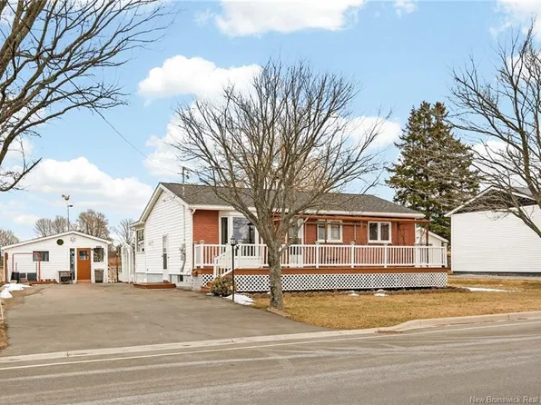86 Brown St, Shediac, NB E4P 1J7