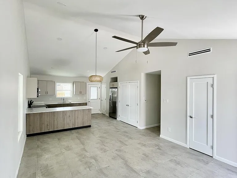 1300 E Iris Ave #3 — Photo 2