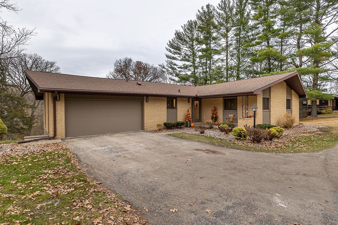 12315 Kingston Way, Dubuque, IA 52001 MLS 148443 Zillow