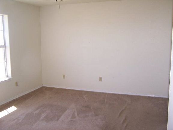5th image of 309 Mockingbird Ln