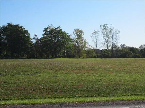 4915 Goodrich Rd, Clarence, NY 14031