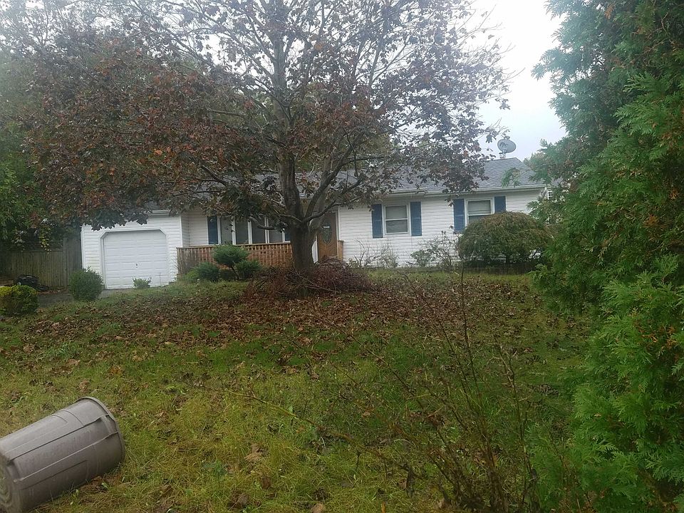 2nd image of 32 Walnut Ave