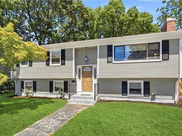 247 Asylum Rd, Warwick, RI 02886