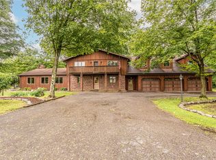 526 Pleasant Valley Rd, Connellsville, PA 15425