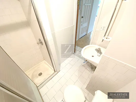 Rented by ZealEstate Group Inc | media 33