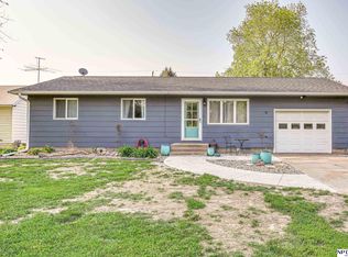 421 W 9th St, North Bend, NE 68649