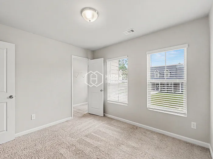 302 S Fortune Way — Photo 11