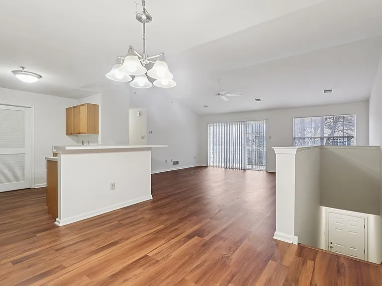 Autumn Park Apartments — Photo 14