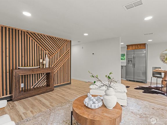 4th image of 6633 S 118th Street