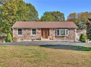 35 Hillside Dr, Marlboro, NY 12542