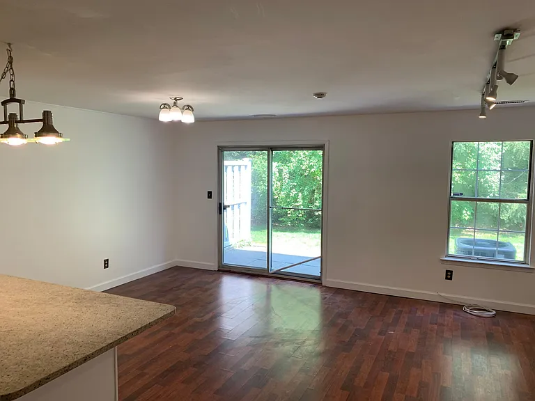 503 Sara Cir — Photo 11