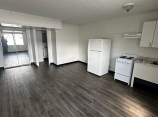 909 Factory St #2, Honolulu, HI 96819