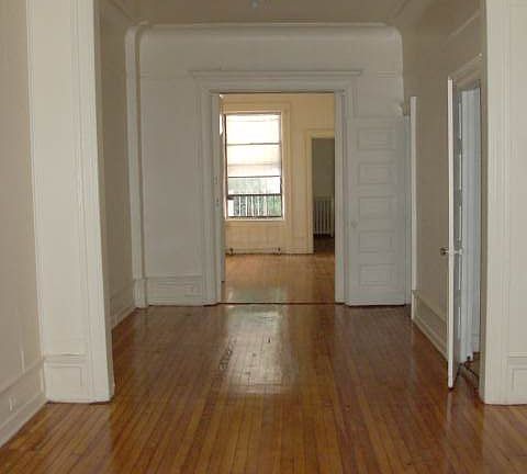 5th image of 702 Park Pl