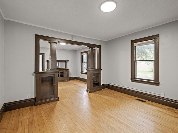 4th image of 3400 Elliot Ave