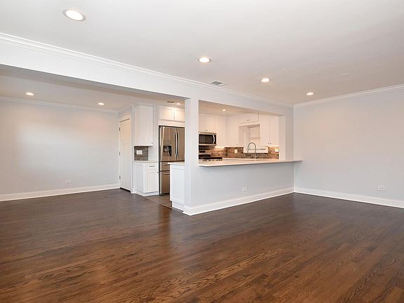 4th image of 5726 N Hermitage Ave APT 3
