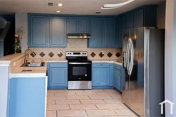 7920 Meadow Spring Ln — Photo 1