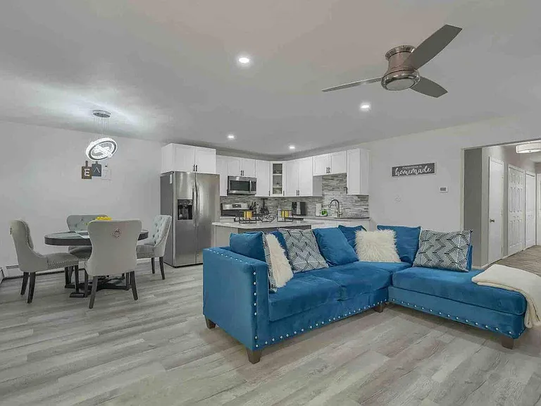 16 Fitzgerald Ct — Photo 1