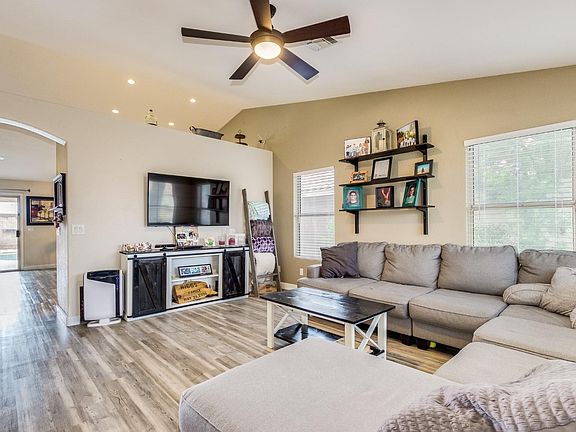 4th image of 2800 S Los Altos Pl