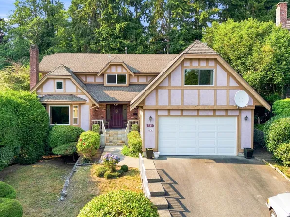 5519 Cliffridge Pl, North Vancouver, BC V7R 4S2