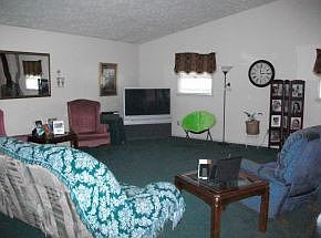 3rd image of 114 Old Lacy Holw