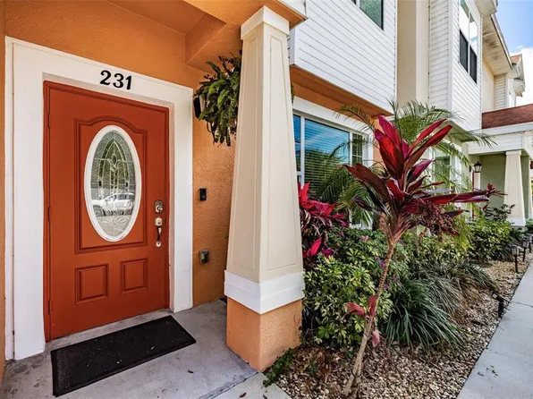 231 Alexander Woods Dr, Plant City, FL 33563