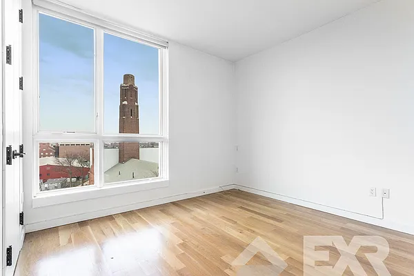 Rented by EXR | media 80