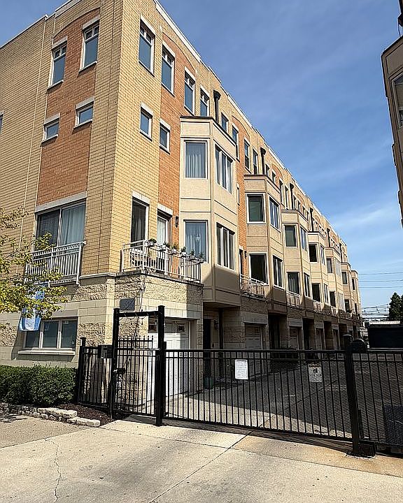 1st image of 3262 W Armitage Ave Unit 3