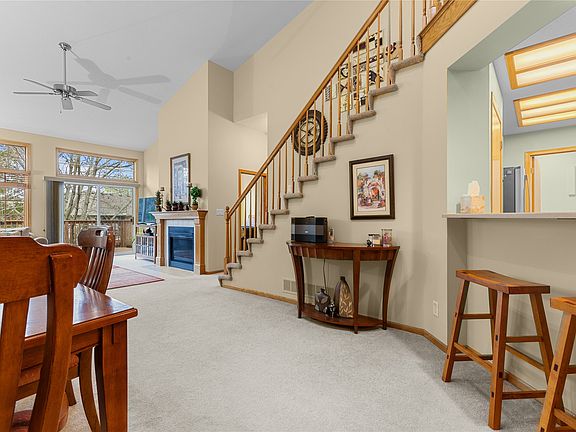 5th image of 6114 Villa Dr