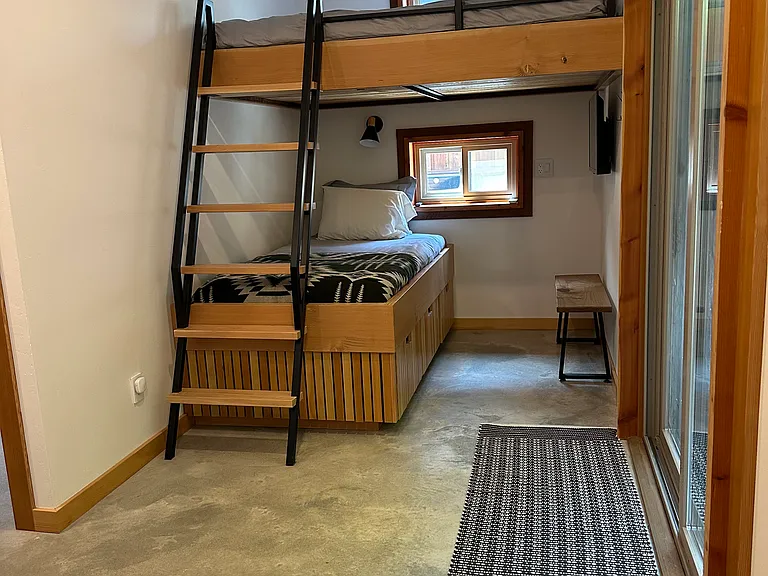NE Wauna Ave — Photo 14