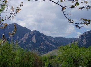 255 S 38th St #B, Boulder, CO 80305