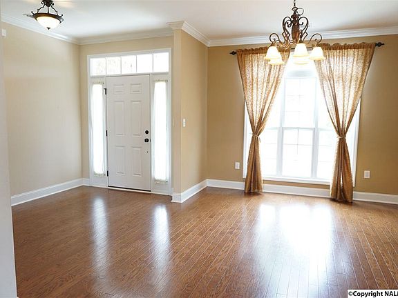 3rd image of 199 Sarah Jane Dr