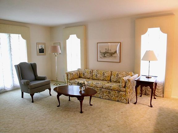 4th image of 1120 Blanchette Dr