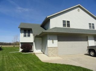 557 Ronald Lee Cir, Rio, WI 53960