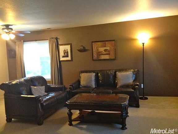 3rd image of 844 Lyonia Dr