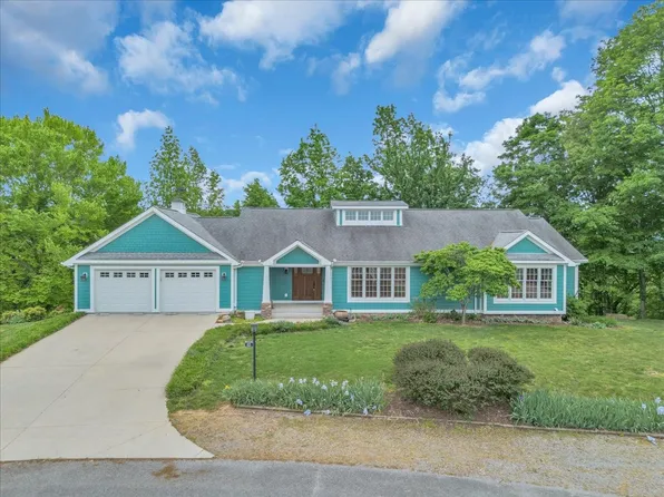 615 Seaton Dr, Smithville, TN 37166